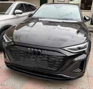 Photo - New Audi Q8 e-tron Premium quattro 2025 Gray