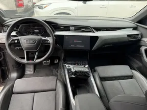 New Audi Q8 e-tron Premium quattro 2025 Gray