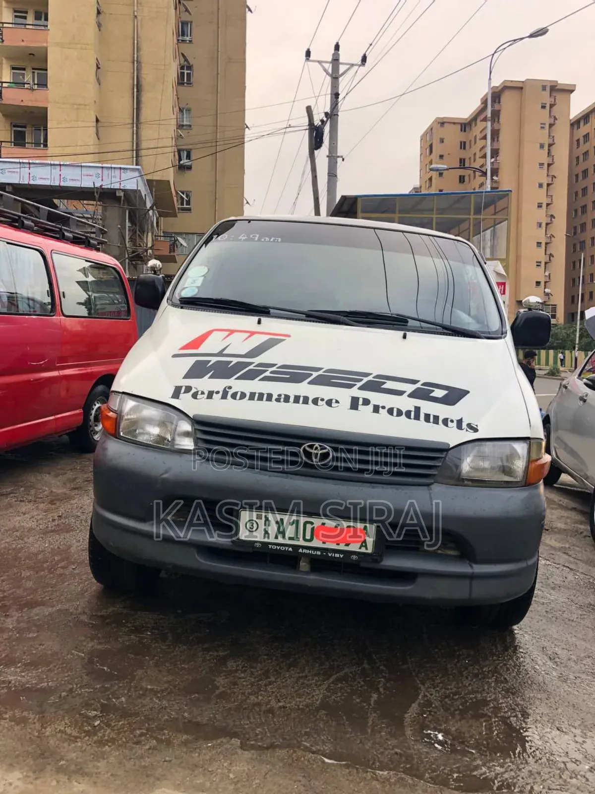 Toyota HiAce 2003 White