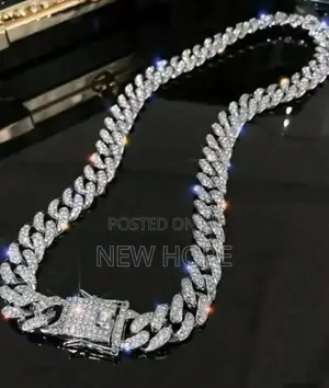 Photo - Man Chan Brand New Fashion