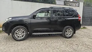 Toyota Land Cruiser Prado 2011 Black
