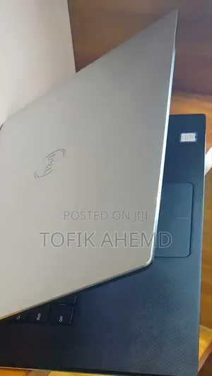 Photo - New Laptop Dell Precision 5540 32GB Intel Core I9 SSD 1T