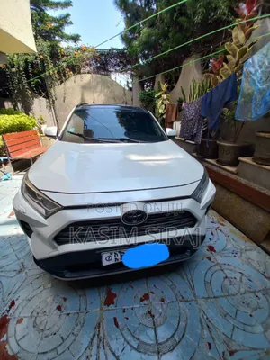 Photo - Toyota RAV4 Adventure AWD 2020 White