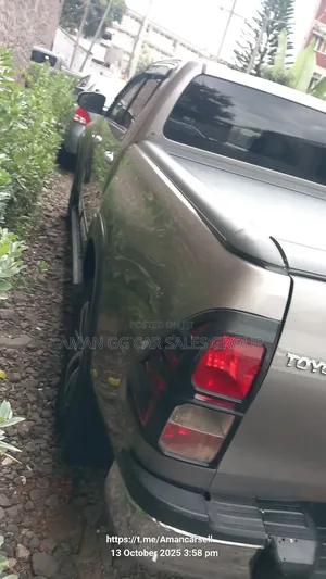 Toyota Hilux 2020 Gold