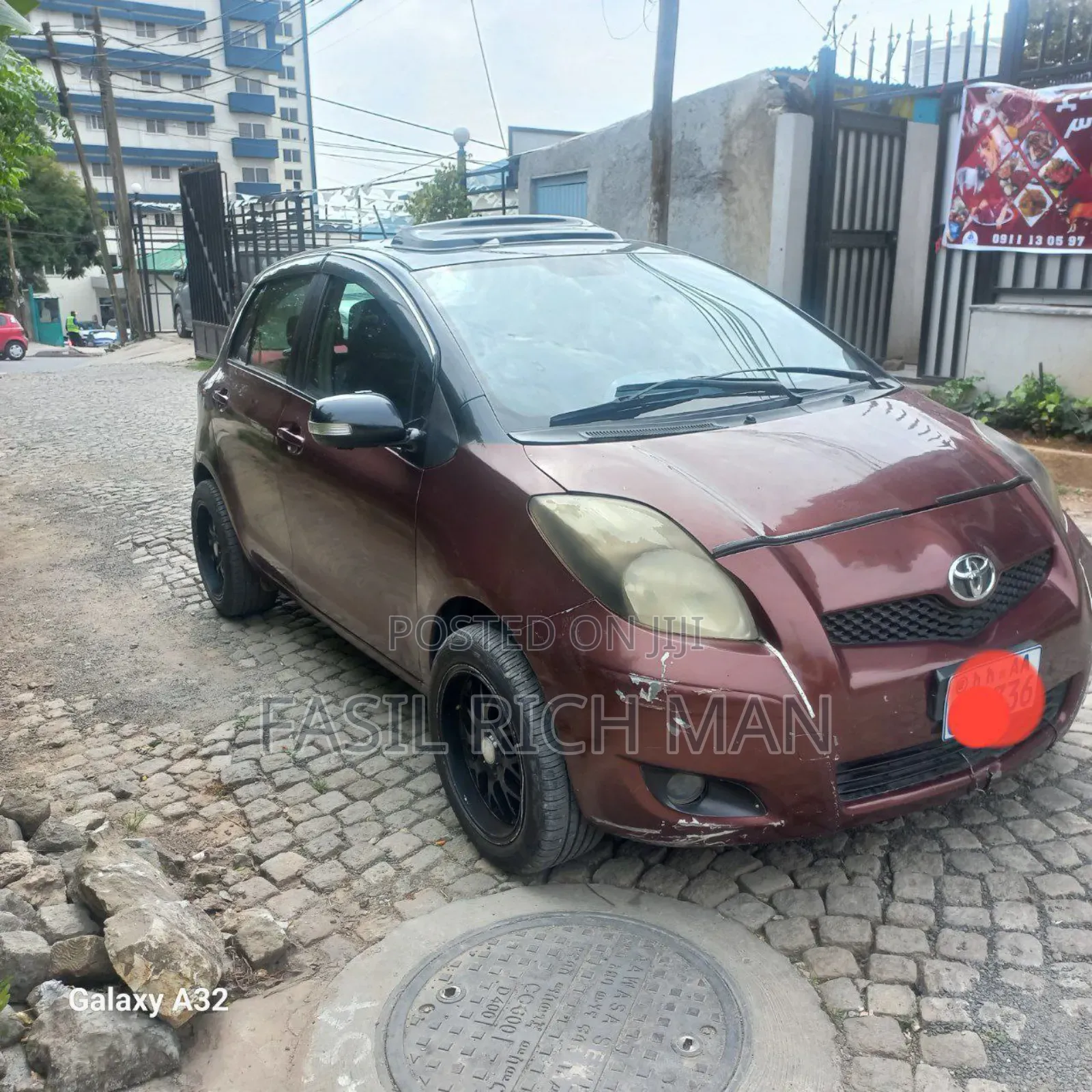 Toyota Yaris Base Hatchback 3dr 2010 Burgundy