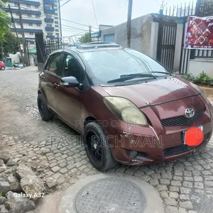 Toyota Yaris Base Hatchback 3dr 2010 Burgundy