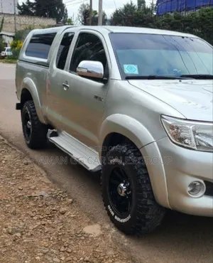 Toyota Hilux 2014 Silver