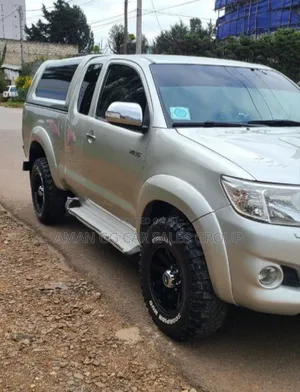 Toyota Hilux 2014 Silver