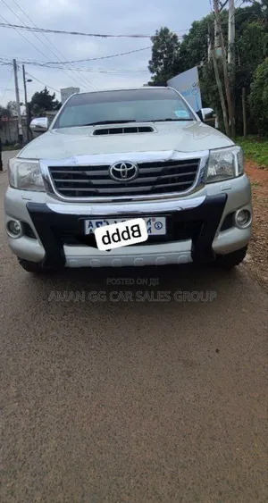 Toyota Hilux 2014 Silver