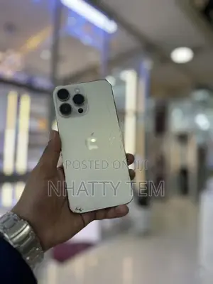 Photo - Apple iPhone 14 Pro Max 128 GB Gold