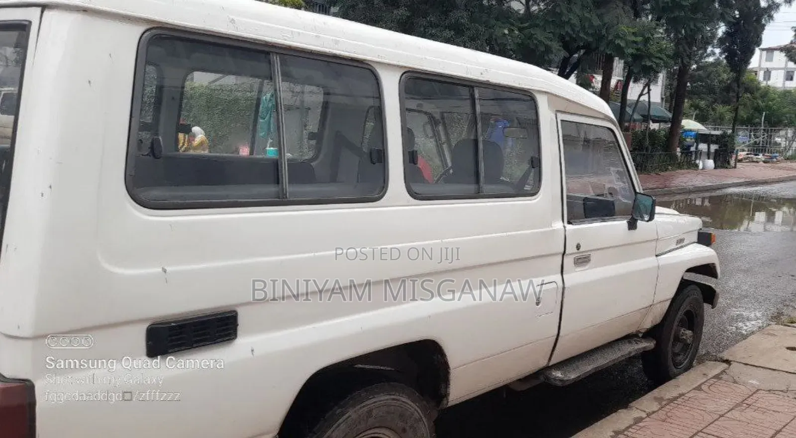 Toyota Land Cruiser 1990 White