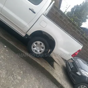 Toyota Hilux 2013 White