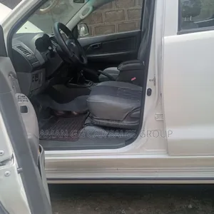 Toyota Hilux 2013 White