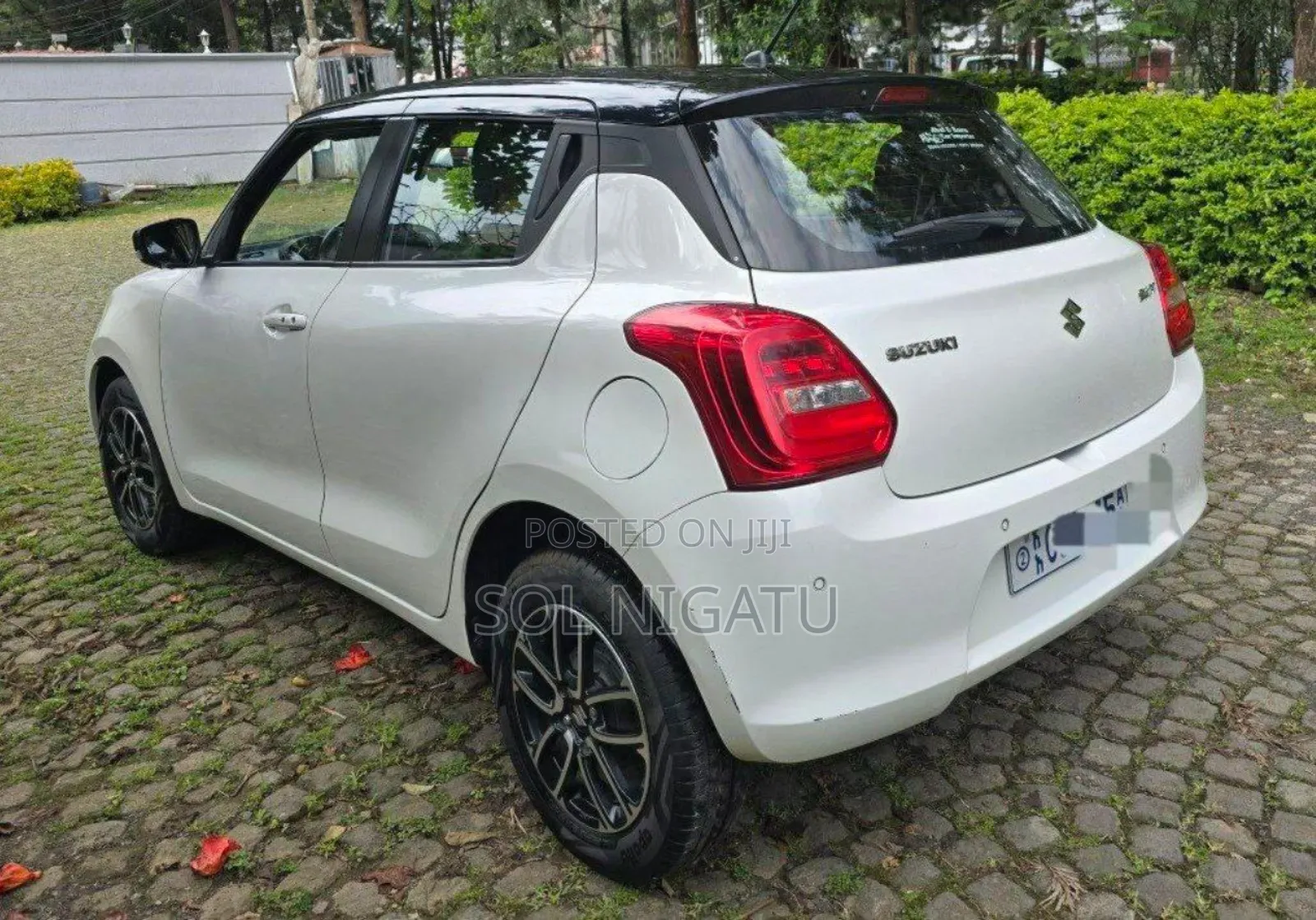 Suzuki Swift 2022 White