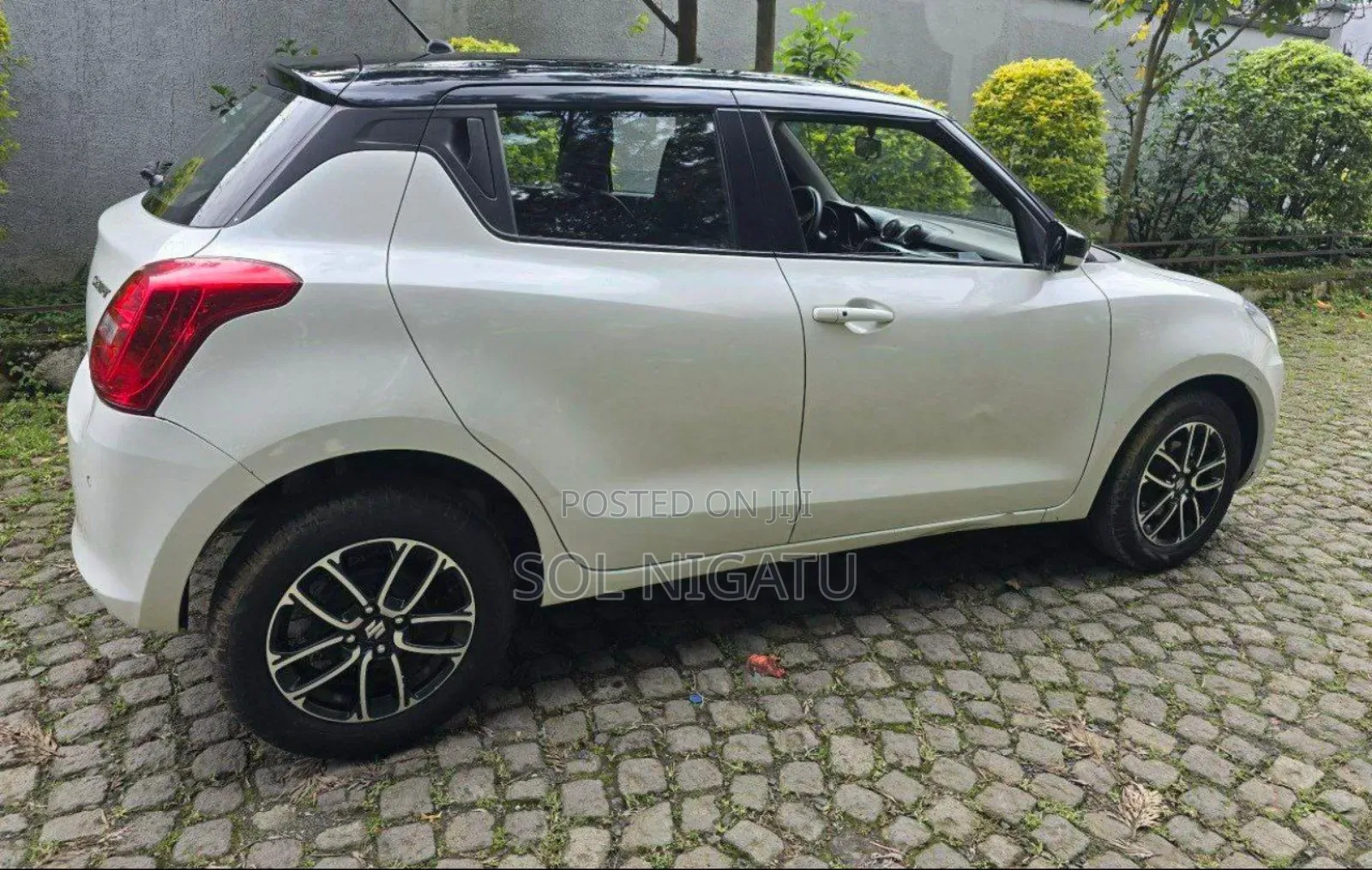 Suzuki Swift 2022 White