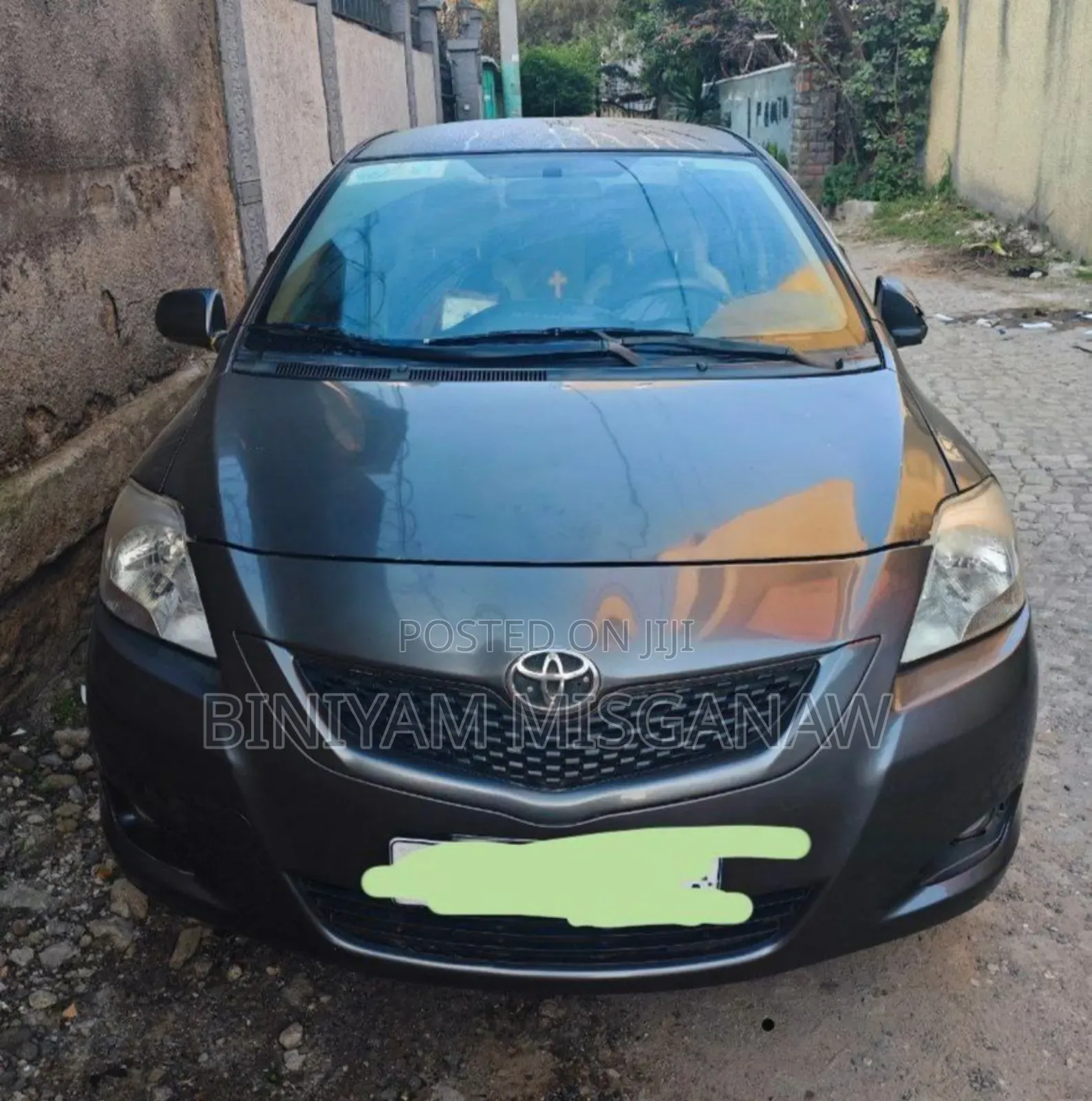 Toyota Yaris 2012 Gray