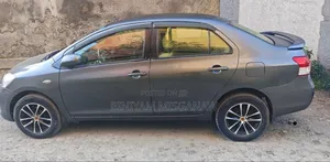 Toyota Yaris 2012 Gray