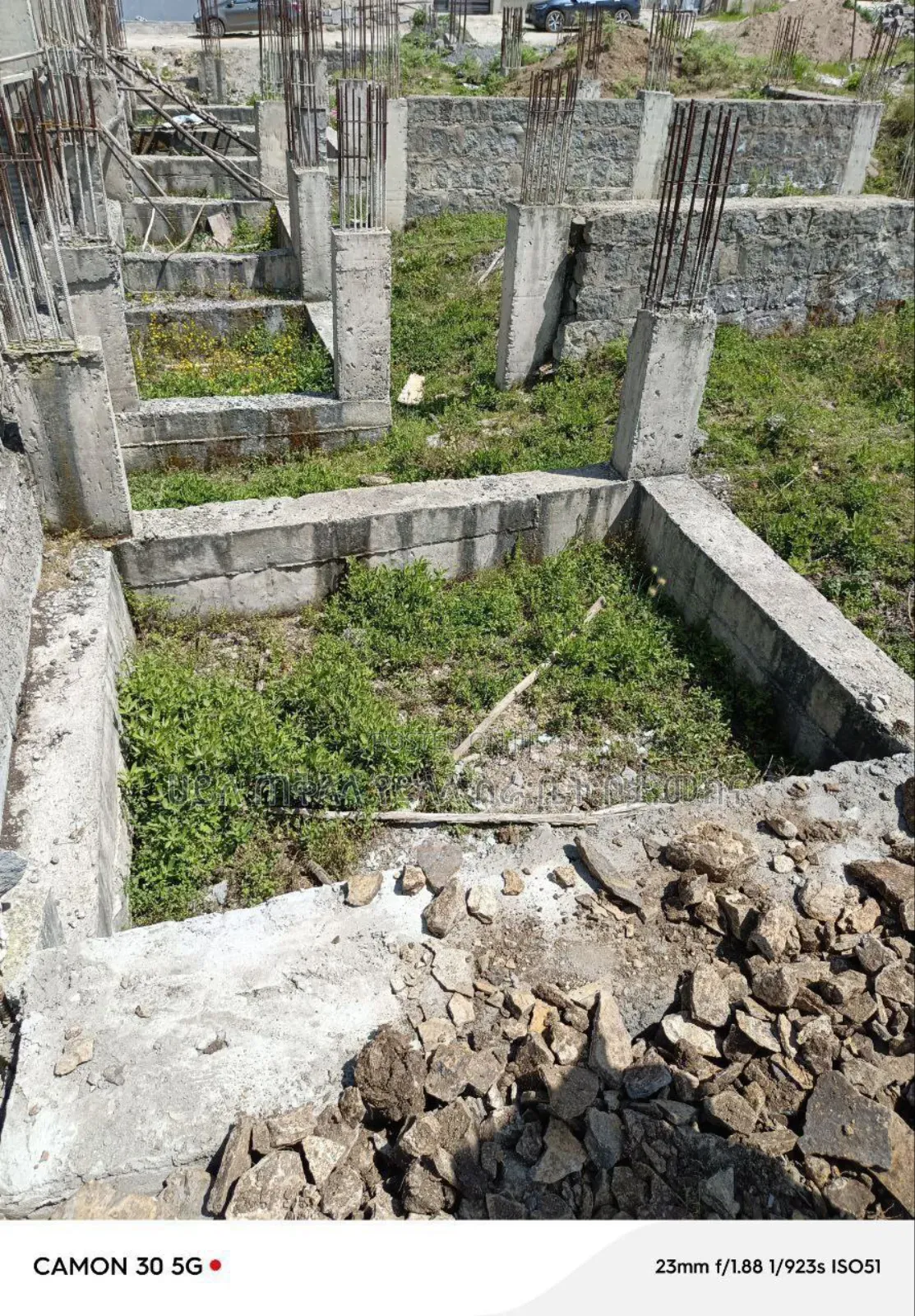 የሚሸጥ 150ካሬሜትር መሠረት የወጣለት ቦታ አያት ድያስፎራ ሠፈር