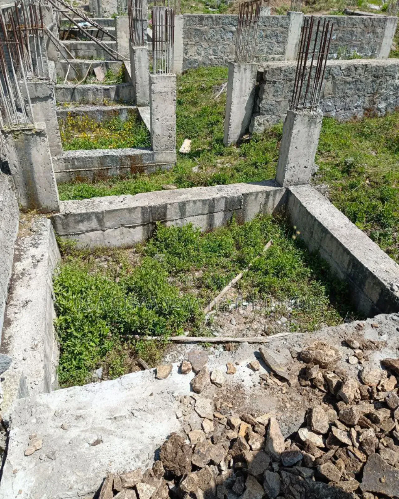 የሚሸጥ 150ካሬሜትር መሠረት የወጣለት ቦታ አያት ድያስፎራ ሠፈር