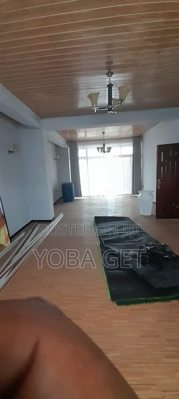 አስቸካይ የሚሸጥ ህንፃ