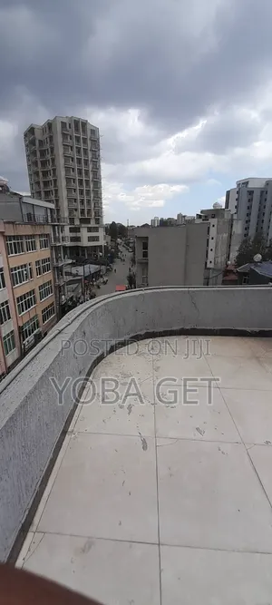 አስቸካይ የሚሸጥ ህንፃ