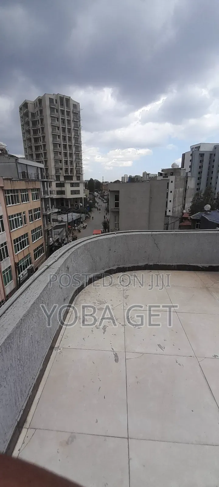 አስቸካይ የሚሸጥ ህንፃ