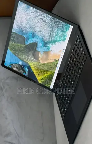 New Laptop Microsoft Surface 16GB Intel Core I7 SSD 256GB