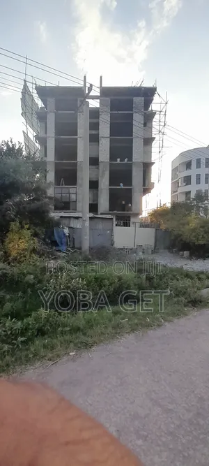 አስቸካይ የሚሸጥ ሱቅ