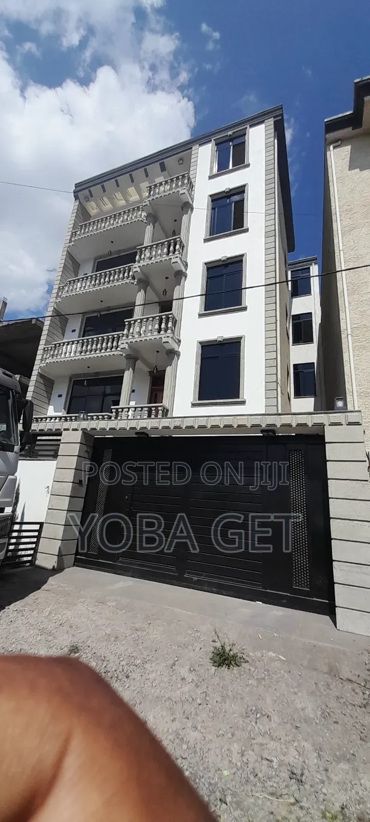 Furnished 10bdrm House in አስቸካይ የሚሸጥ ቤት, Akaky Kaliti for sale