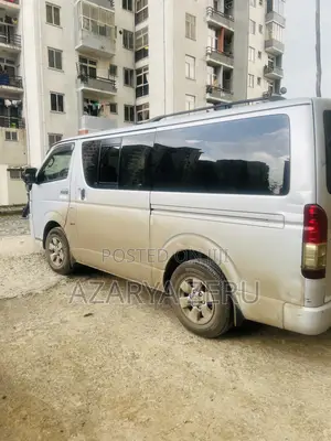 Toyota HiAce 220 2007 Silver