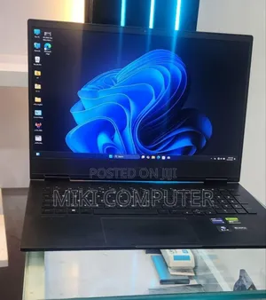 New Laptop HP OmniBook 5 Flip 16GB Intel Core Ultra 7 SSD 1T