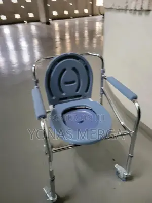 Photo - Bedside Commode Chair With Wheel杉፵portable Commode፺嚼making It Suitable