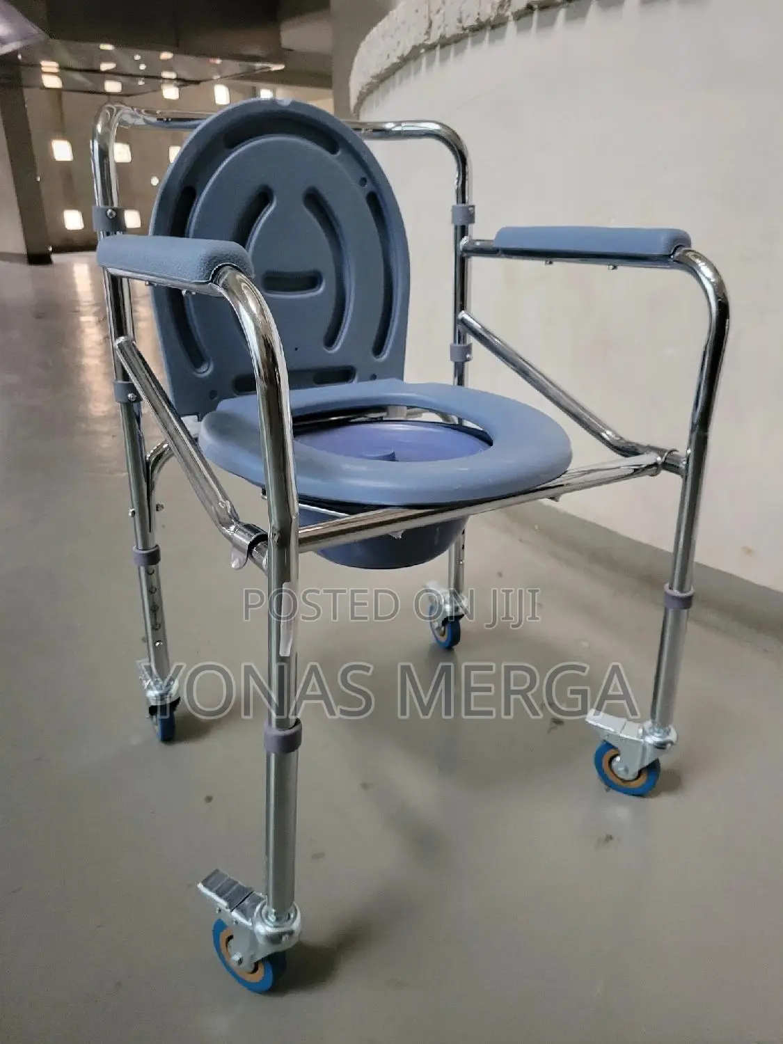 Commode Toilet Chair for Adult炸皿slide-N-Remove Feature:Easycare Toilet