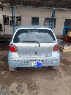 Toyota Vitz 2004 Blue