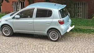 Toyota Vitz 2004 Blue