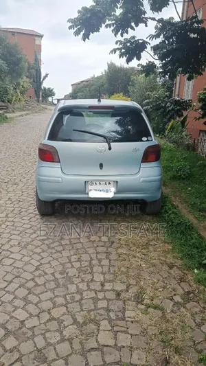 Toyota Vitz 2004 Blue