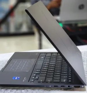 New Laptop Asus ZenBook 13 UX331UN 16GB Intel Core I7 SSD 512GB