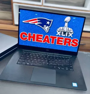 Photo - New Laptop Dell Precision 15 3520 32GB Intel Core I7 SSD 1T