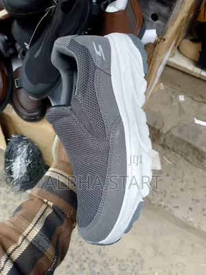 Photo -  Skechers Comfort Smoth Sneakers  Made in Vietnam