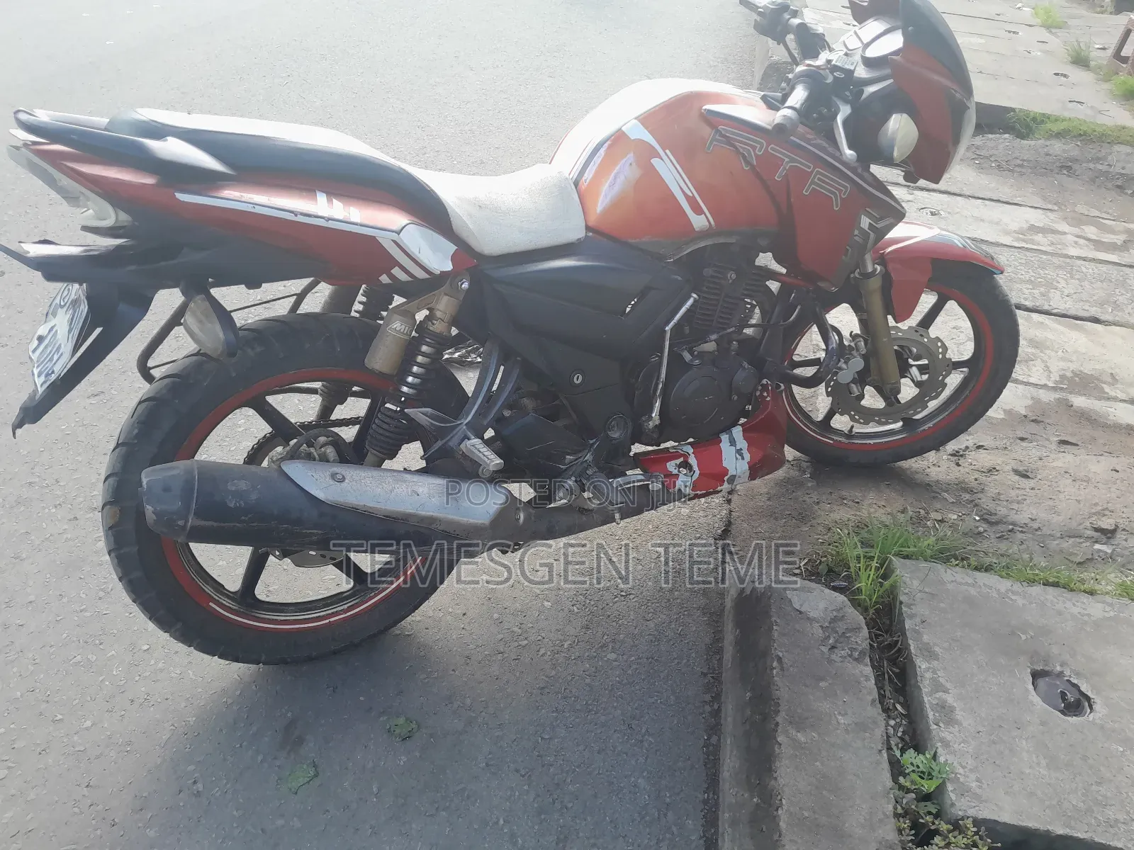 New TVS Apache 160 4V 2017 Red