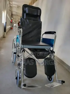 Wheelchair for Regular Commode Useؤ畛wheelchair冉凶wheelchair\尸wilcher