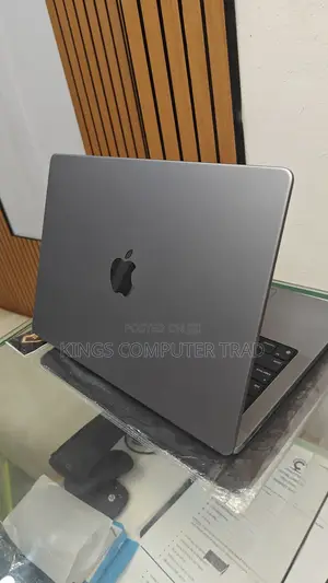 New Laptop Apple MacBook Pro M1 16GB Apple M1 Pro SSD 512GB