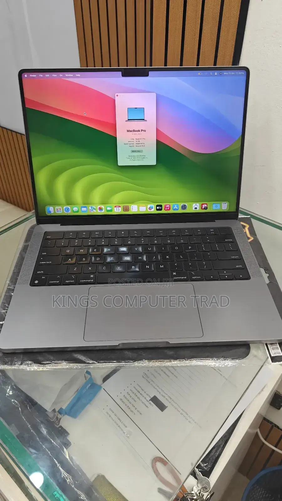 New Laptop Apple MacBook Pro M1 16GB Apple M1 Pro SSD 512GB