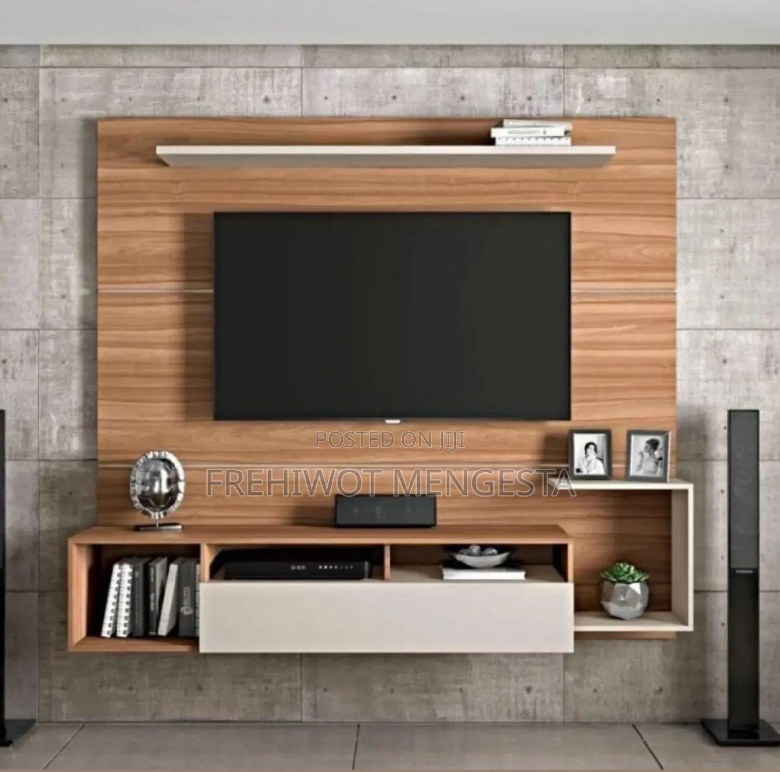 ውብ እና ተመራጭ Tv Stands