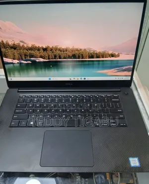New Laptop Dell Precision 5540 24GB Intel Core I7 SSD 1T