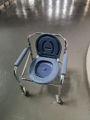 Photo - Commode Wheelchair輕鬆four Mini Wheels Chair蝨我commode Wheelchair New