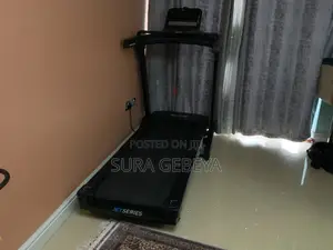 Photo - ጤንነቶን ለመጠበቅ ዘመናዊ ማሽን Reebok Fr30, J300 Treadmills