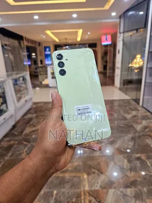 New Samsung Galaxy A14 128 GB Yellow