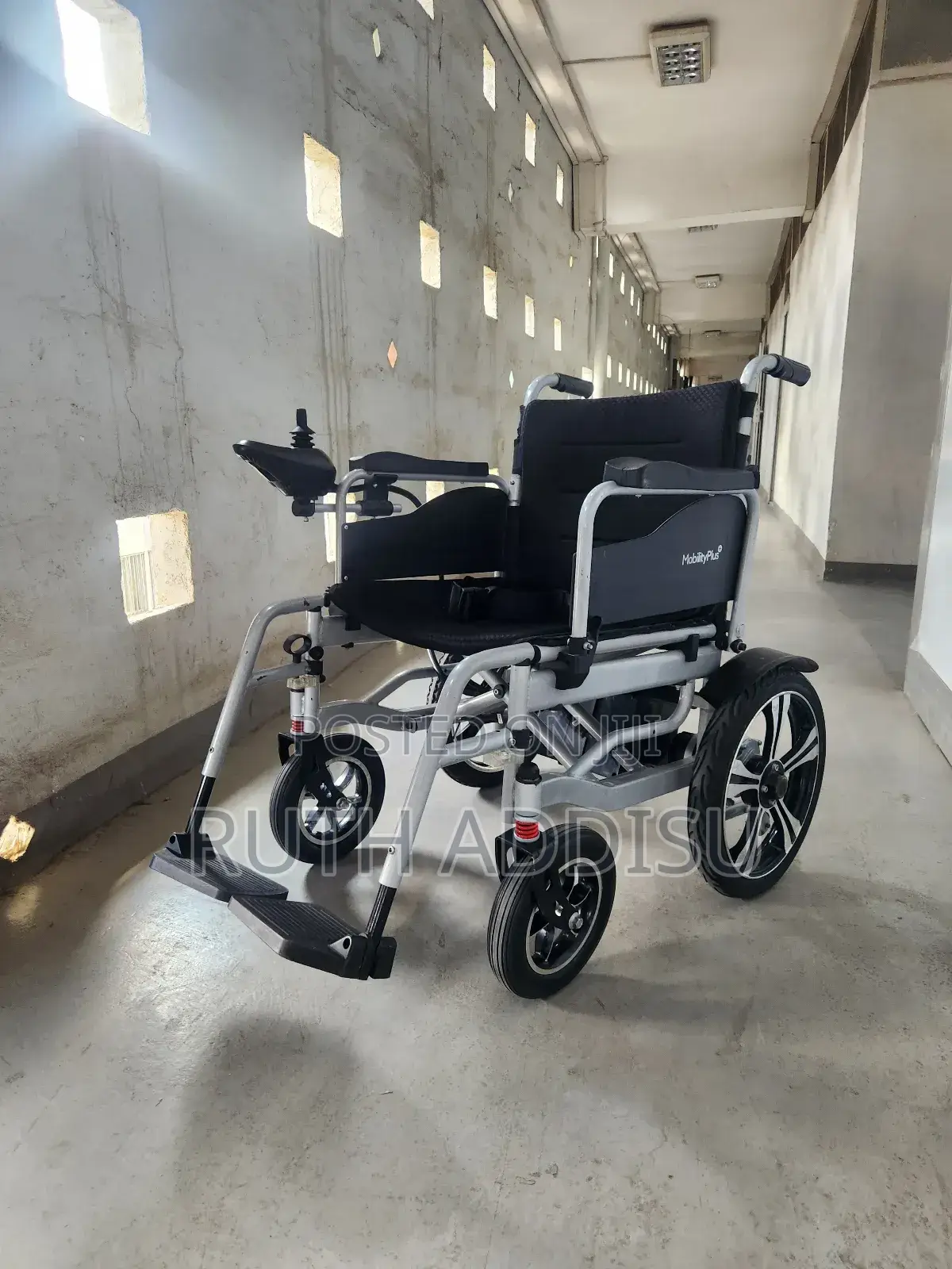 Electrical Wheelchair輕易analog Aid Wheelchair蝨不wheelchair延誤wheelchair