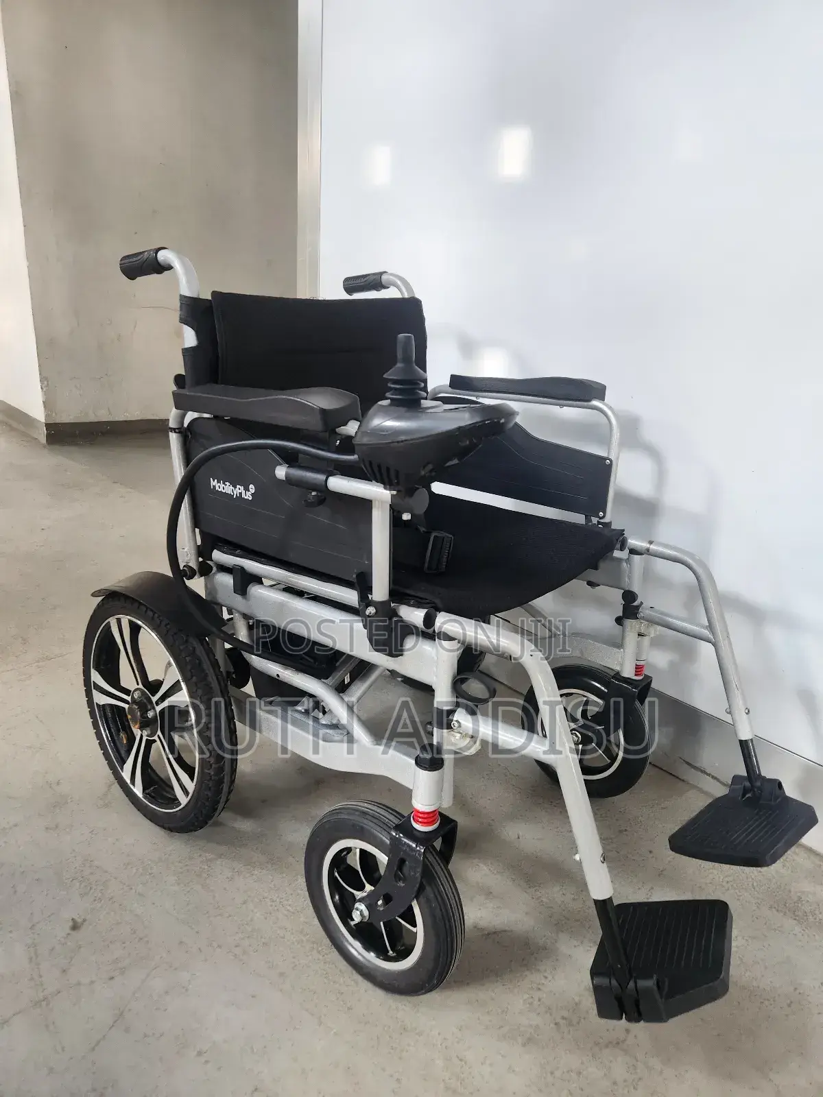 Electrical Wheelchair考量with Analog Wheelchair堥我wheelchair鳵了wheelchair